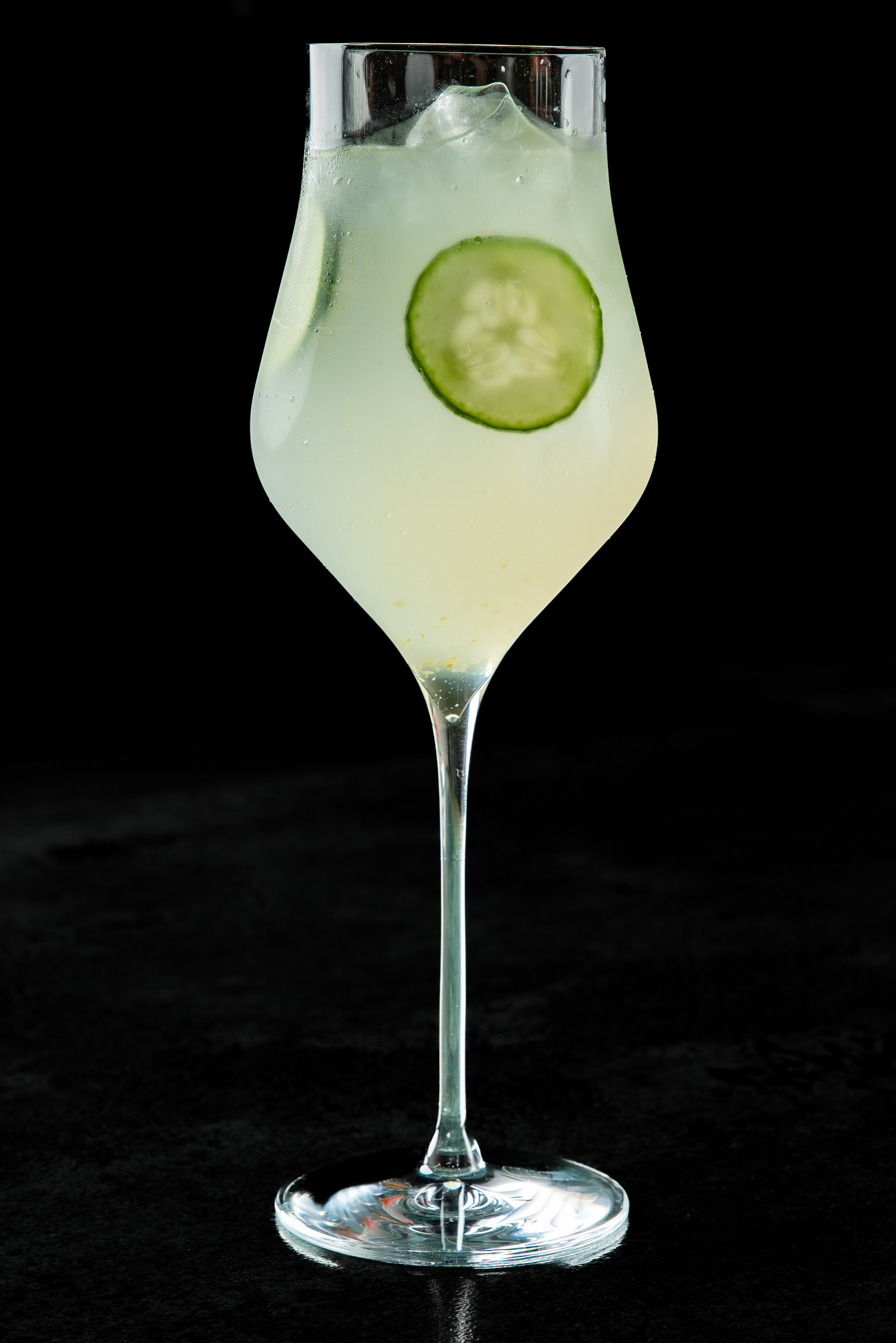 Gin tonic Elderflower<br>(Джин, цветы бузины, огурец, лайм)